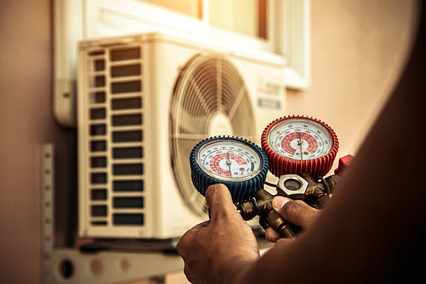 Professional Hvac technician working in Lowell, WI